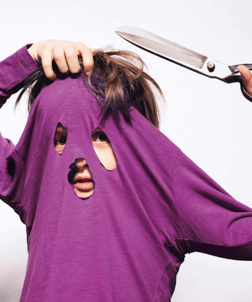 kita-kinderzimmer-hamburg-ratgeber-basteln-kind-schere