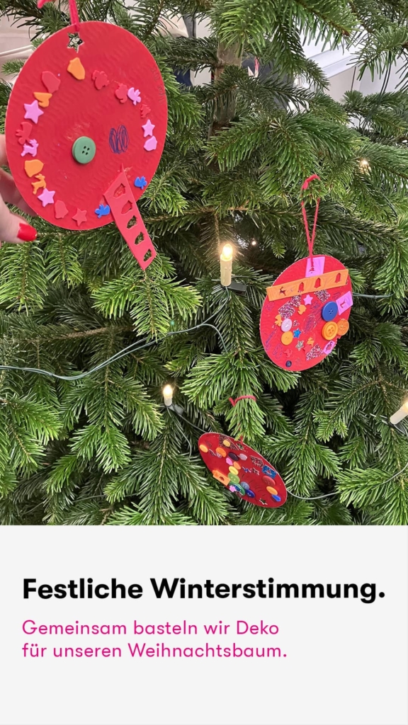Weihnachtsdeko an einem Baum in der Kita kinderzimmer Hamburg