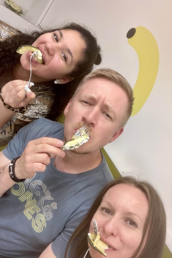 Ein Teamfoto aus der Kita kinderzimmer Bornheide in Hamburg Osdorf