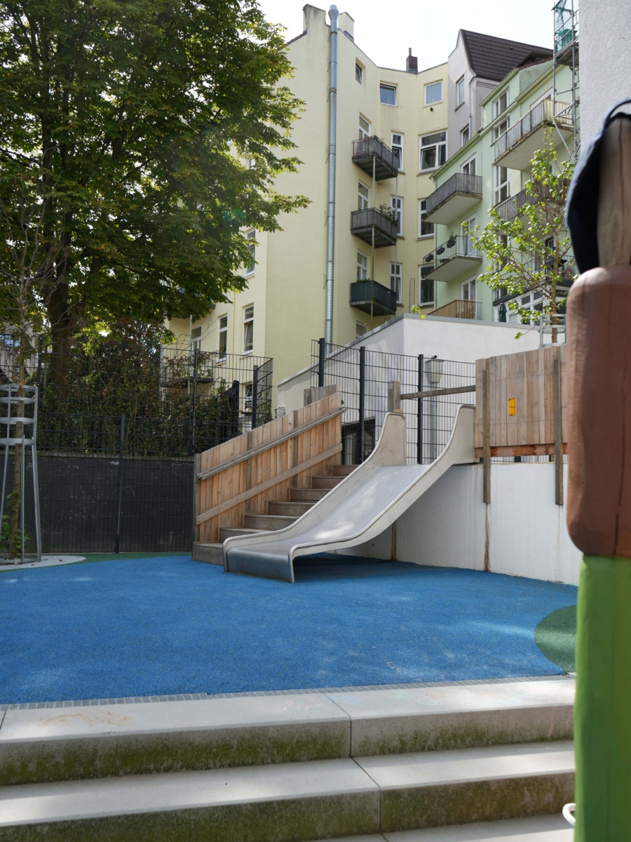 Außengeländer der Kita kinderzimmer Grindelhof Hamburg