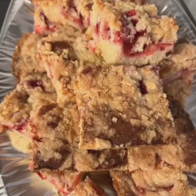 Gebackener Grießkuchen mit Streuseln in der Kita kinderzimmer Hamburg 