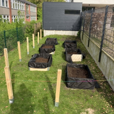 Frisch angelegte Hochbeete von der Kita kinderzimmer Süderfeldpark in Hamburg Lokstedt