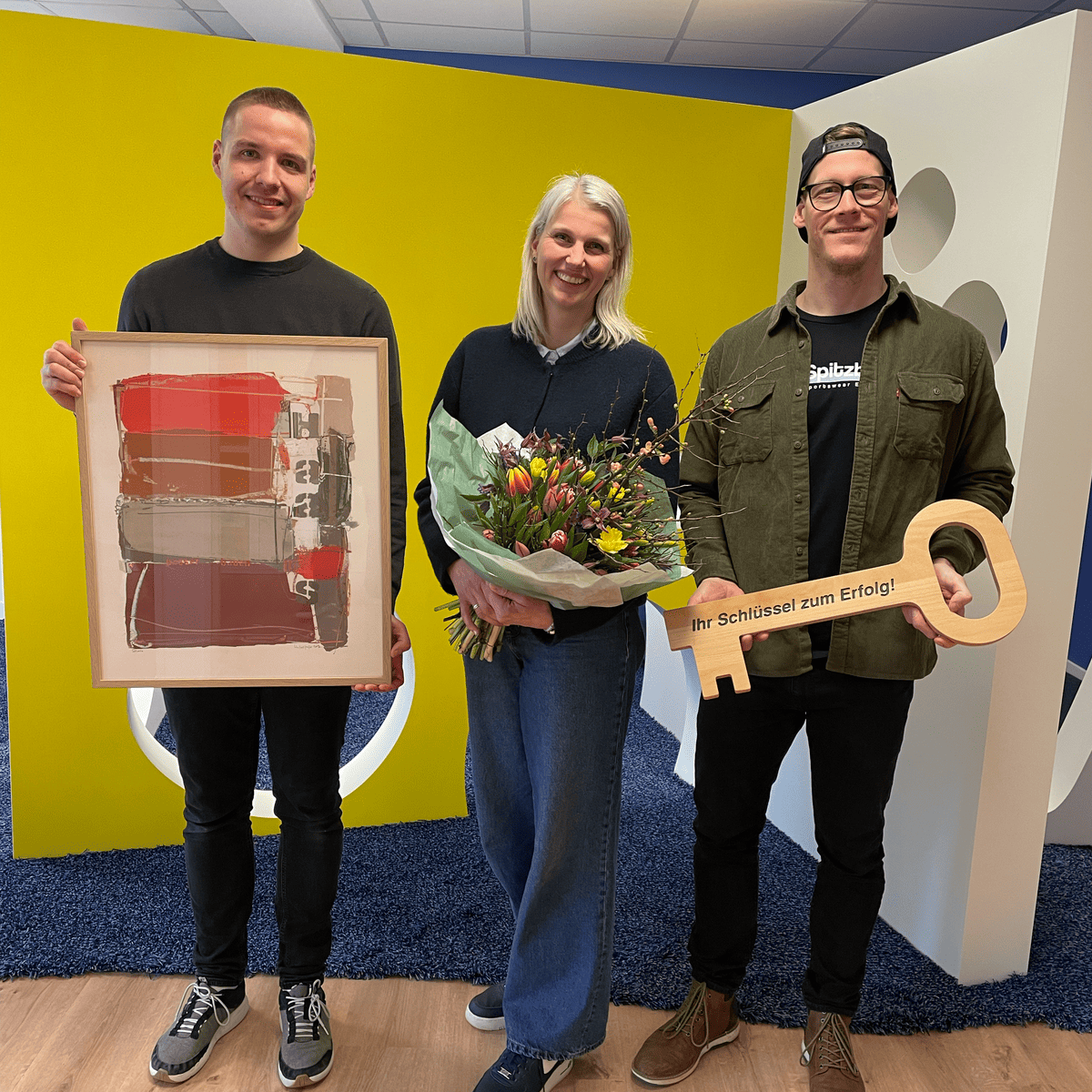 Gruppenfoto von drei Personen aus der Kita kinderzimmer Hamburg