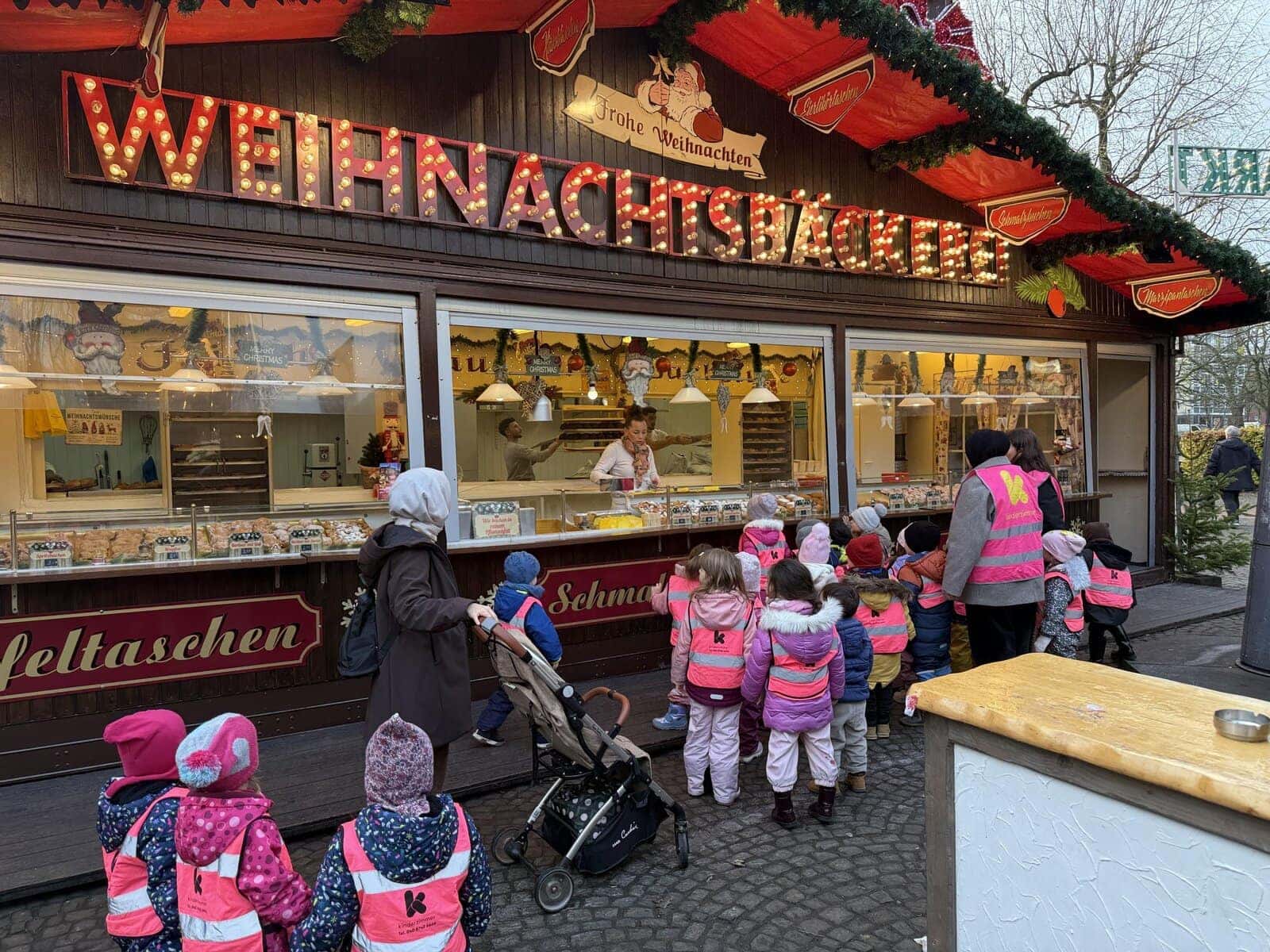 Kita kinderzimmer Eißendorf in der Weihnachtsbäckerei